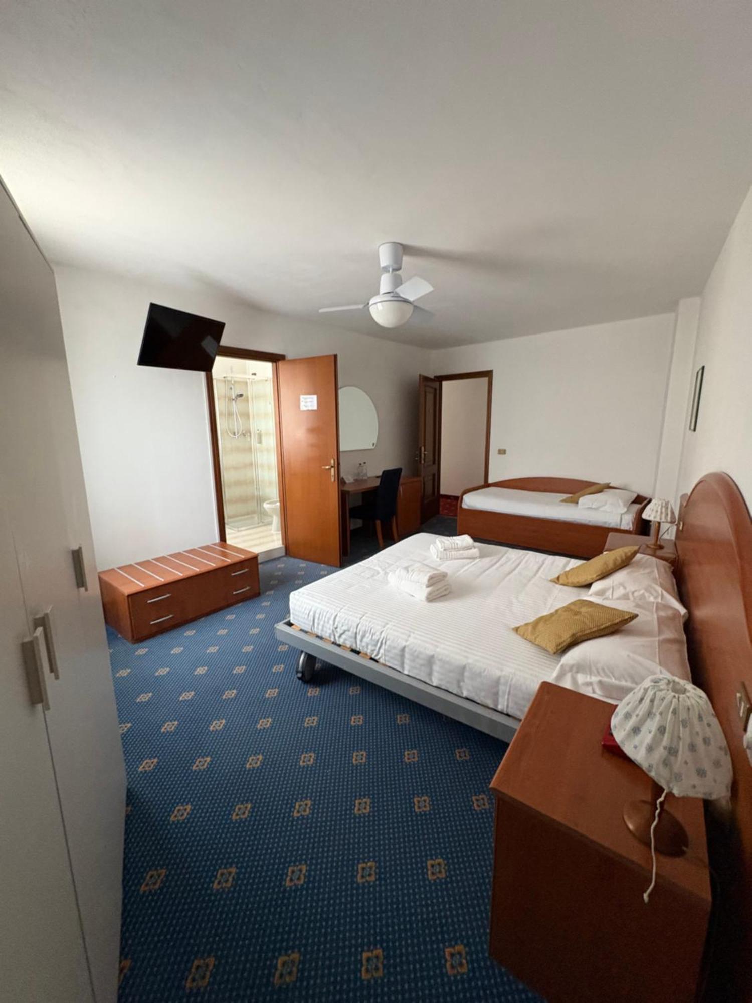 Garni Hotel Tignale Exterior photo