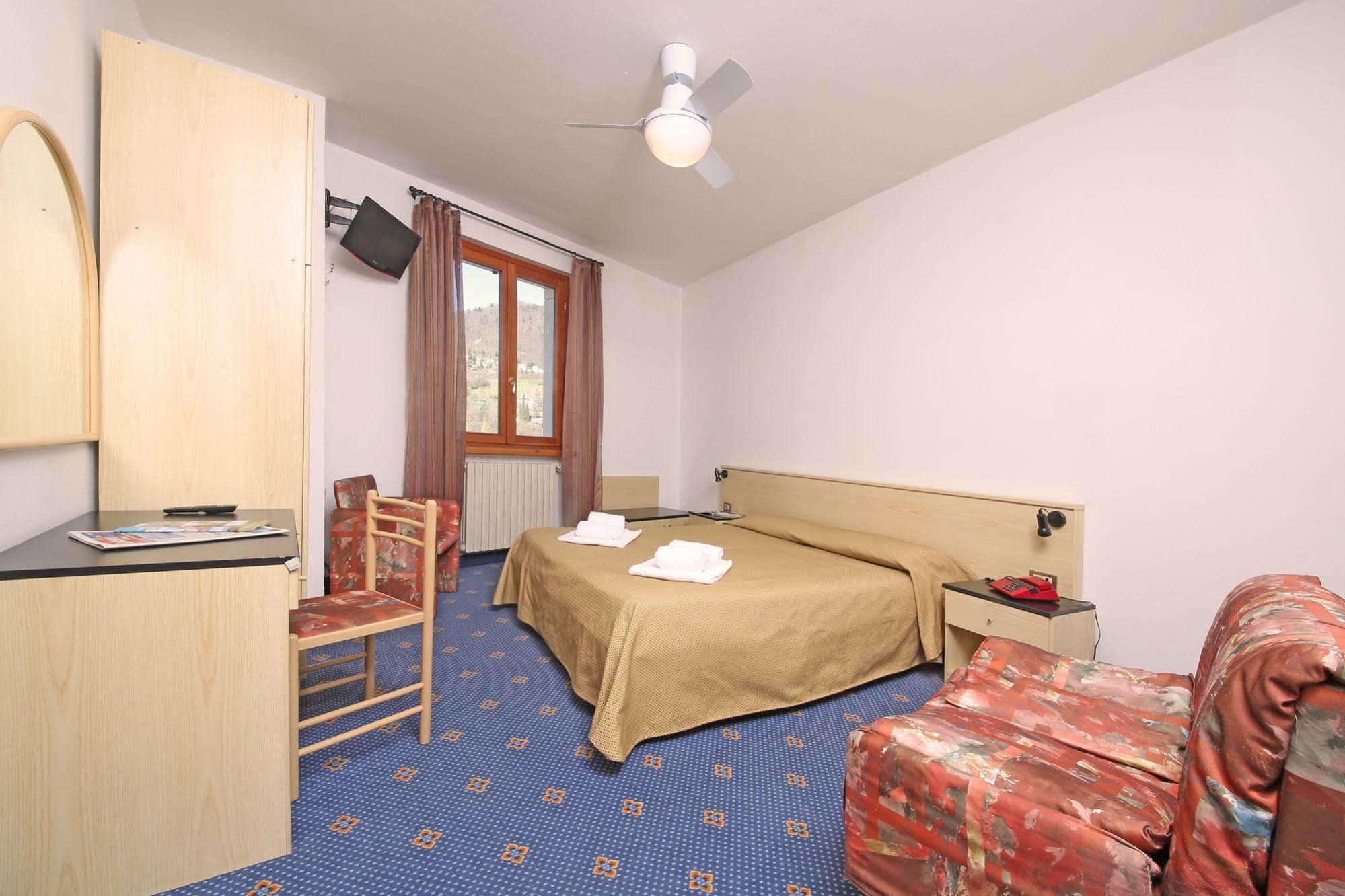 Garni Hotel Tignale Exterior photo